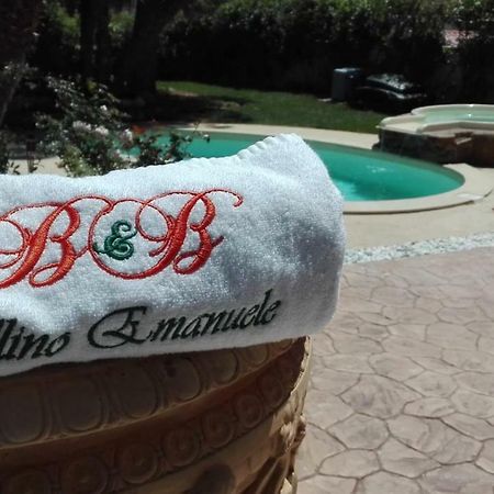 Villino Emanuele Bed & Breakfast ซันตามารีเนลลา ภายนอก รูปภาพ