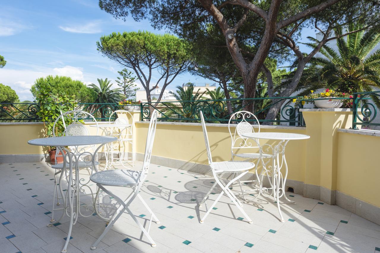 Villino Emanuele Bed & Breakfast ซันตามารีเนลลา ภายนอก รูปภาพ