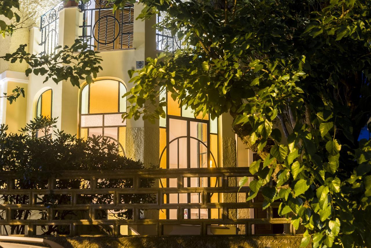 Villino Emanuele Bed & Breakfast ซันตามารีเนลลา ภายนอก รูปภาพ