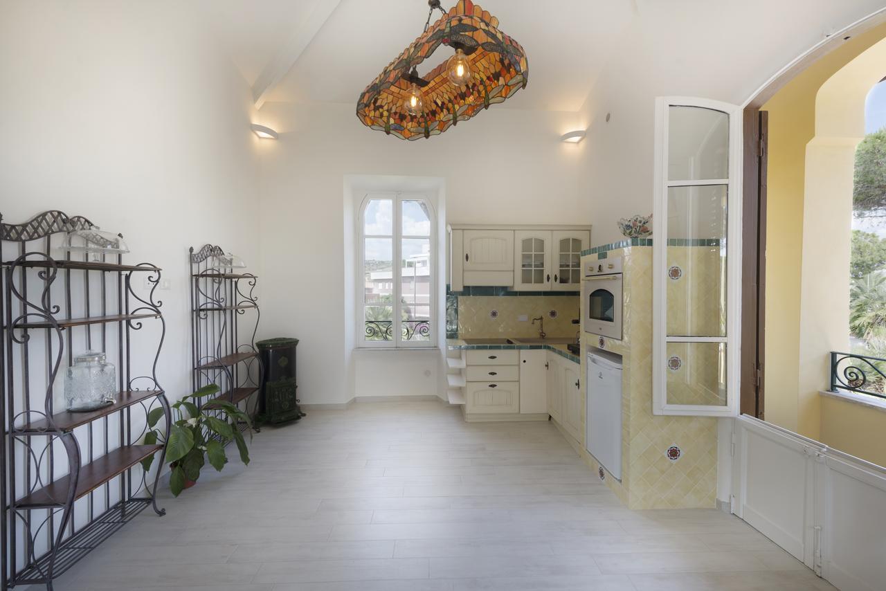 Villino Emanuele Bed & Breakfast ซันตามารีเนลลา ภายนอก รูปภาพ